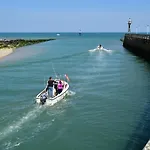 Pres Du Port Centre Et - Vue