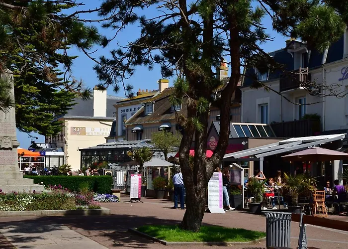 Pres Du Port Centre Et - Vue