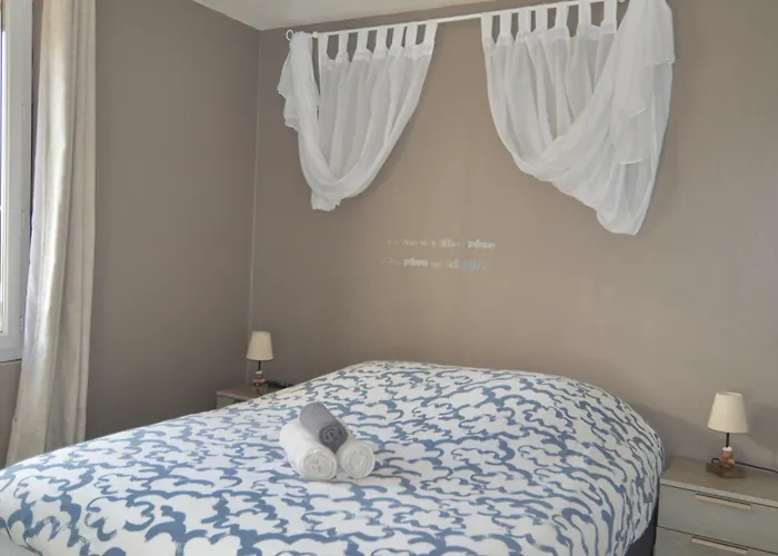 Apartament Pres Du Port Centre Et - Vue